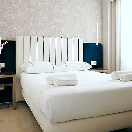 M'ar De Ar Auria Hotel